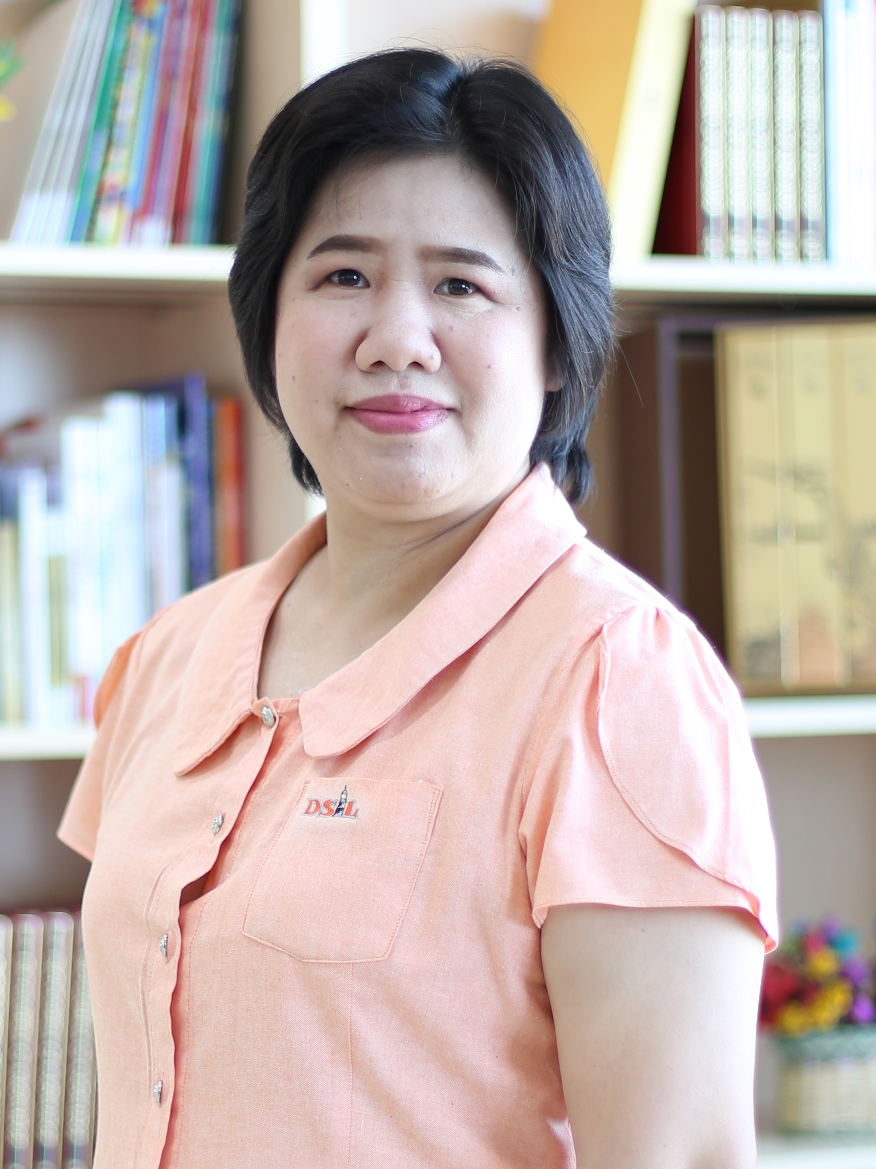 นาง ศิริลักษณ์  คุ้มเมือง