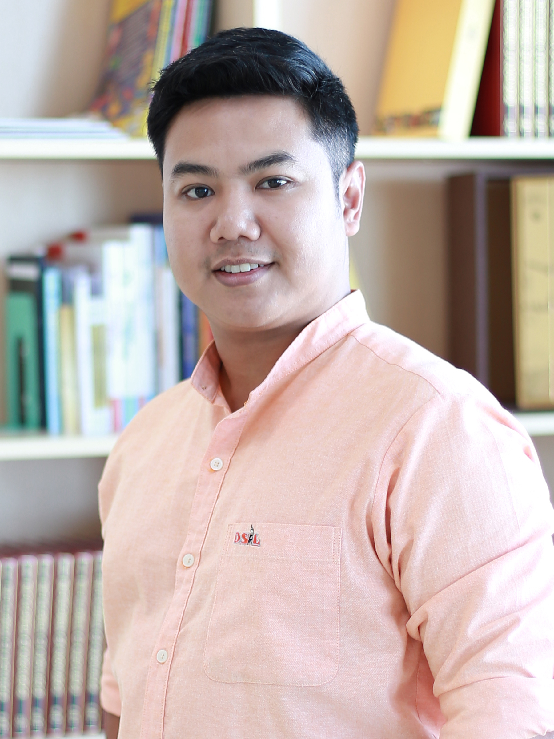 นาย เอกราช  ปานอำพันธ์