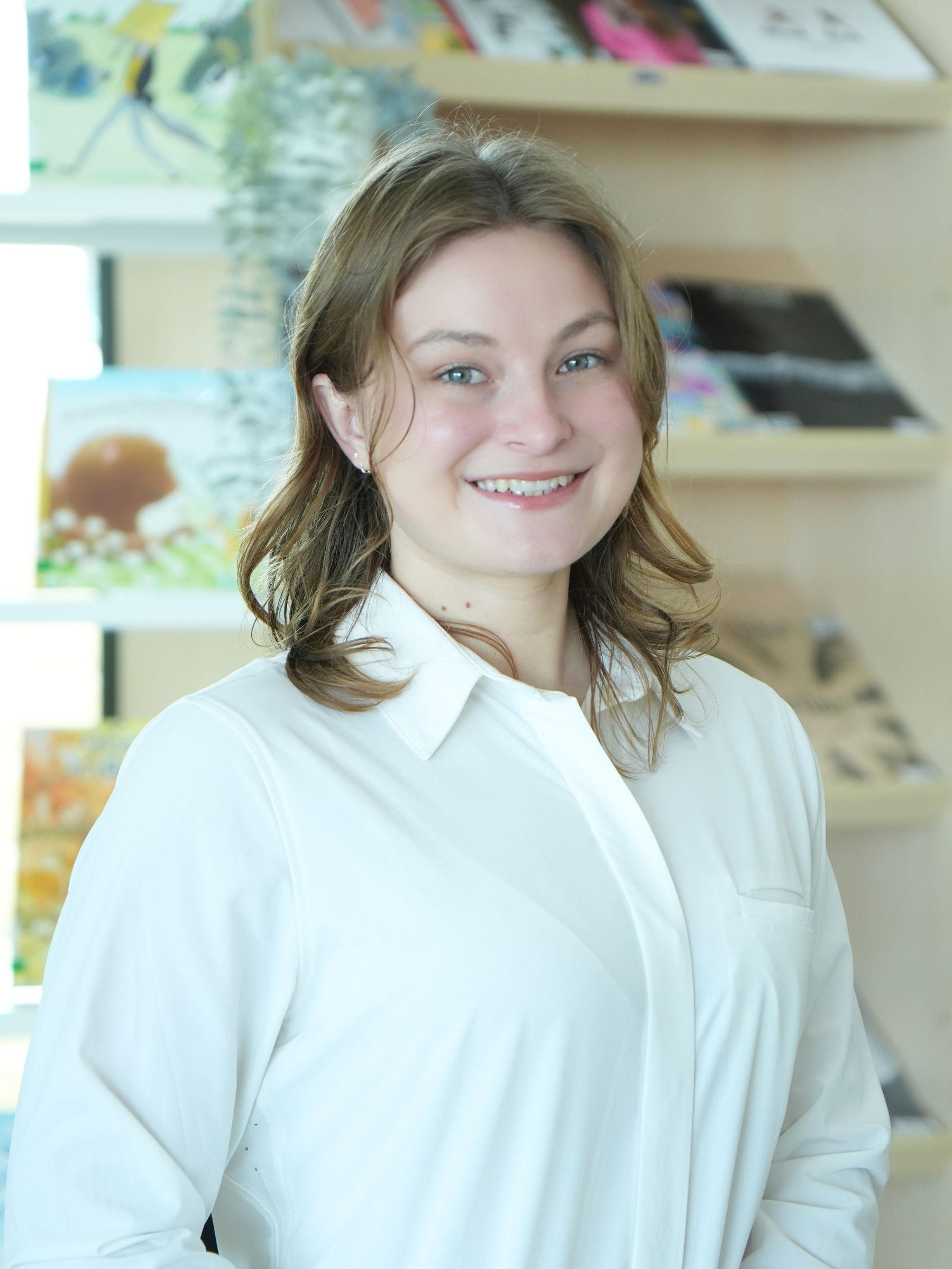 Miss ALEXANDRA  GIBLIN  